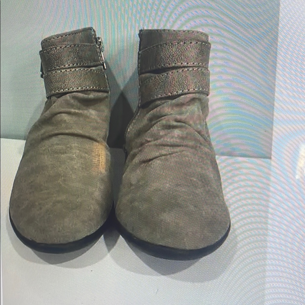 Stylish Gray Heeled Boots